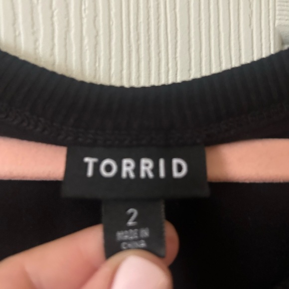 Torrid Black Tank Top with Daisy Heart Design - Picture 4 of 7